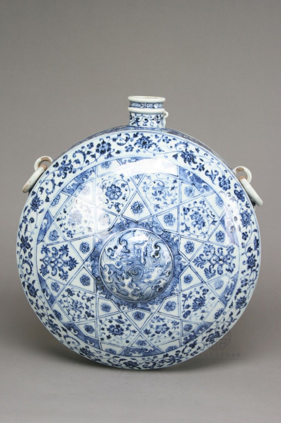 <b>明永乐青花锦纹双系大扁壶</b>